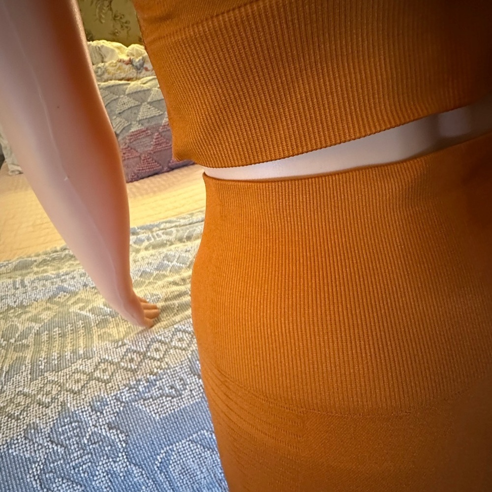 CURVES N COMBATBOOTS Orange Women's Activewear Set Sz S and L - Picture 11 of 15
